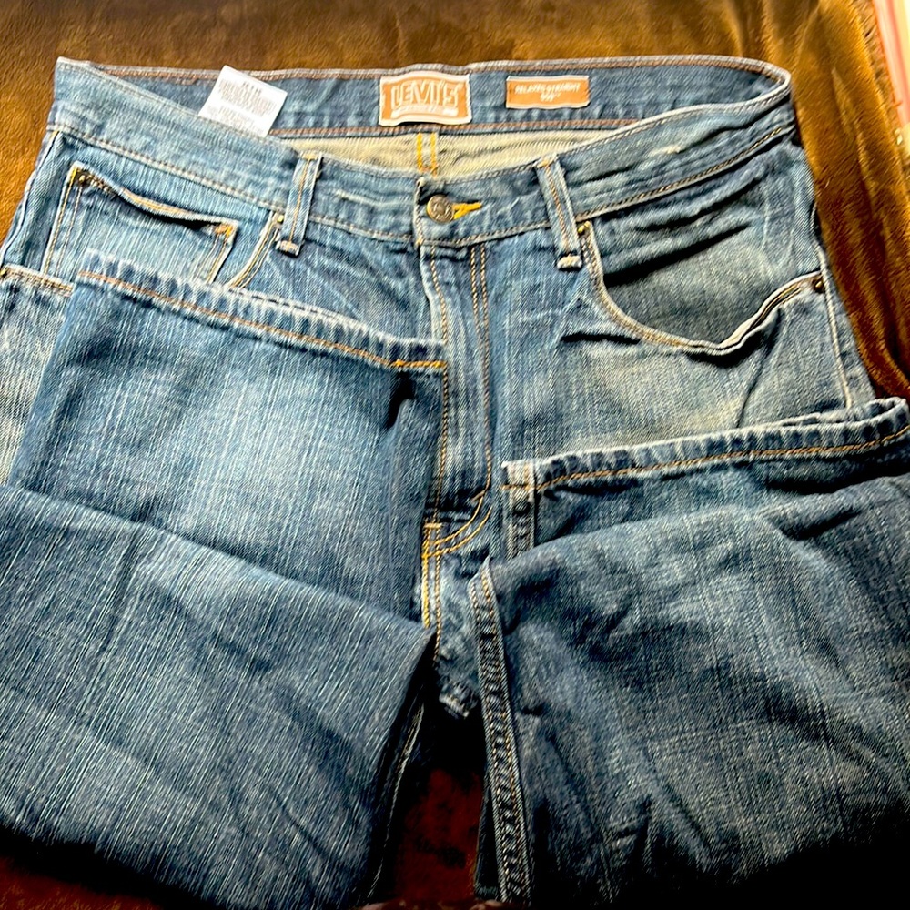 Levi’s relaxed straight 559